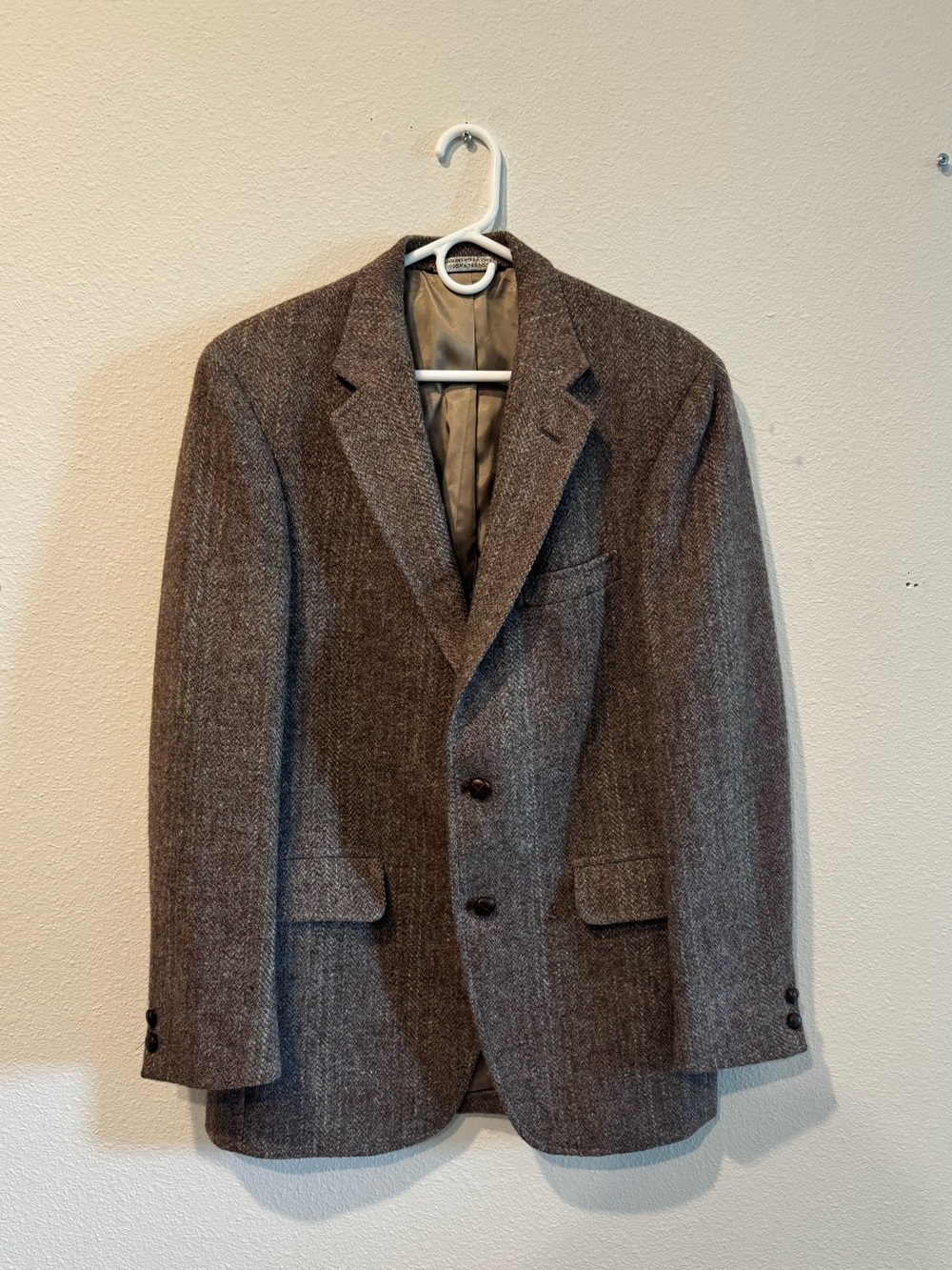 Jos A Bank Harris Tweed Blazer Mens 42 Wool Herringbone Sport Coat 3 button